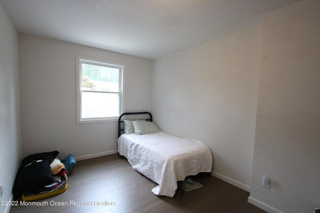 Building Photo - 142 Delaware Ave