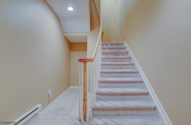 Building Photo - 608 Kensington Ln