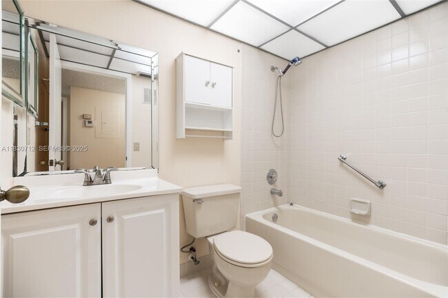 Building Photo - 10869 W Clairmont Cir