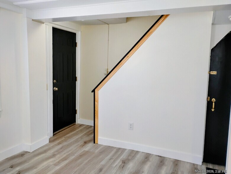 Staircase to 2nd Floor. - 44 Coolidge St
