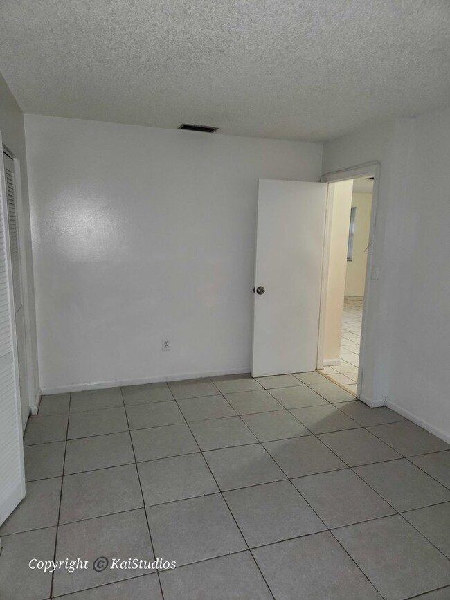 Building Photo - Charming 2-Bedroom Home in Fort Lauderdale...