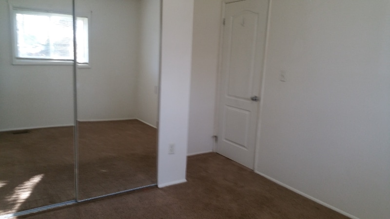 Building Photo - 129 Robinhood Dr