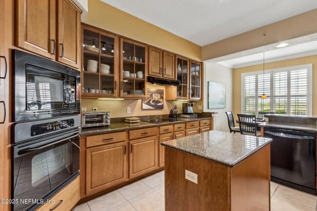 Building Photo - 425 S Ocean Grande Dr