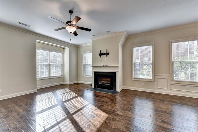 Building Photo - 2448 Tenor Ln