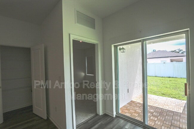 Building Photo - 35552 Shade Fern Ln
