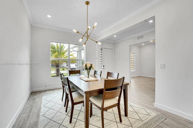 Building Photo - 601 Hookline Cir