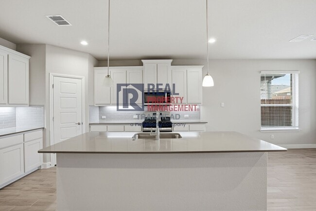 Building Photo - Thoughtfully Arranged Single-Story Home with Open Living