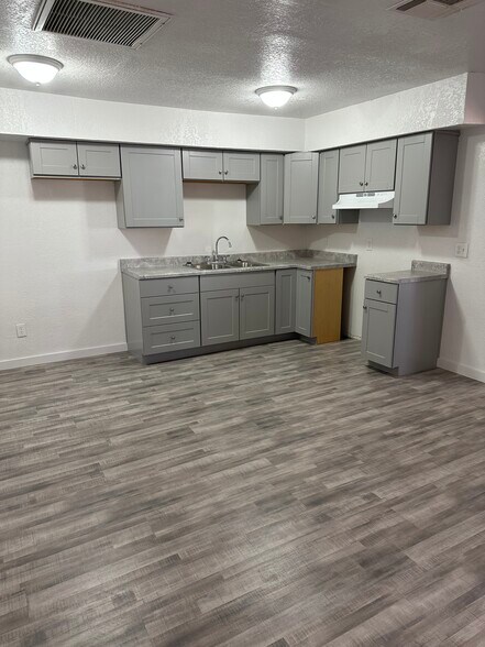 Building Photo - 1123 W Fillmore St