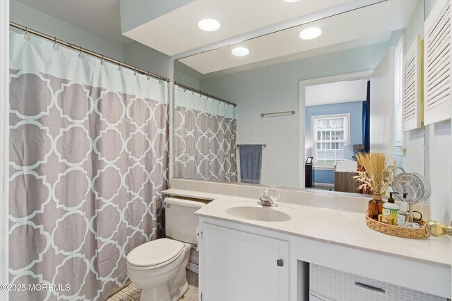 Building Photo - 554 Applewood Ct