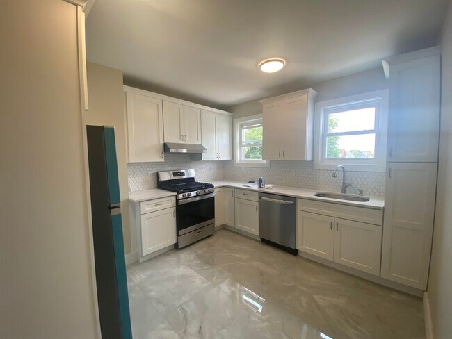 Primary Photo - 275 AVENUE B Ave