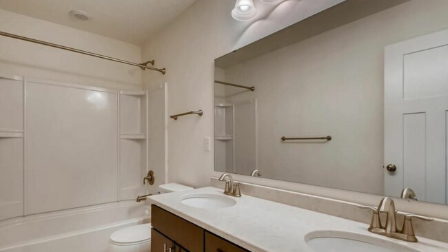Building Photo - Perfect 5 bedroom count Home in Plymouth