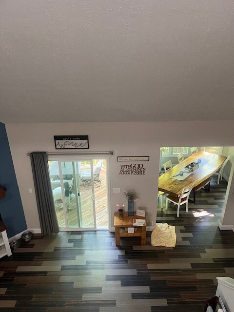 Building Photo - 102 Pineland Ln