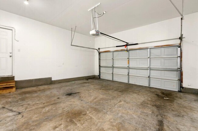 Building Photo - 5551 W 29th St