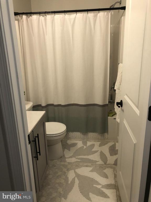 Building Photo - 3058 Goshen Dr