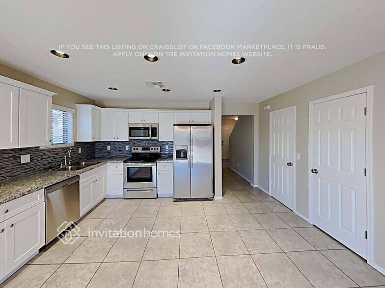 Building Photo - 17551 W Calavar Rd