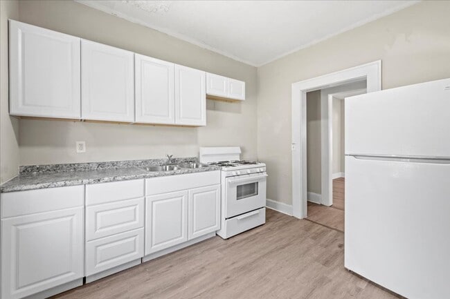 Building Photo - 447 N Sherman Dr