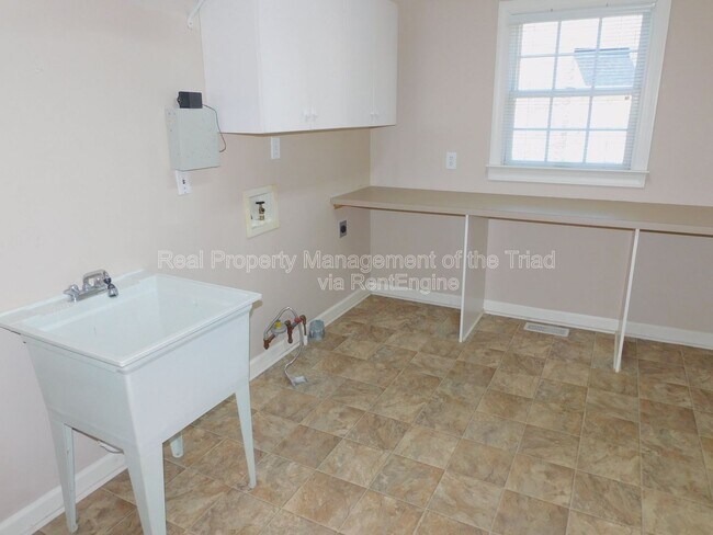 Building Photo - 4108 Stillbrook Ln