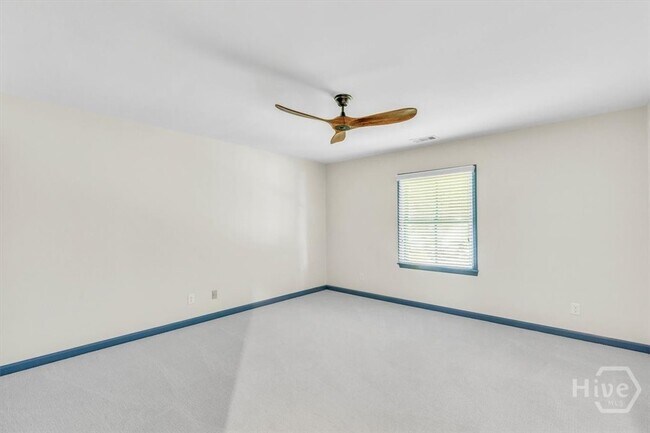 Building Photo - 138 Cardinal Rd