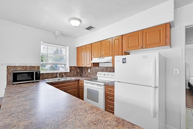 Building Photo - 2419 Pierce St