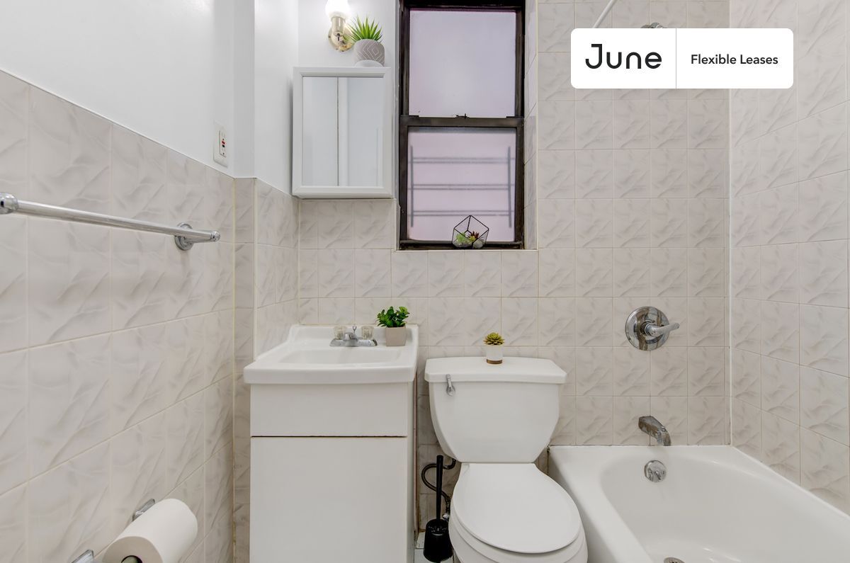 Building Photo - Contemporary ROOM at The Lexington House