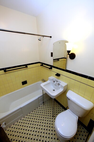 Room 3 Bathroom - 1631 Dayton Ave