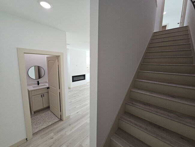 Building Photo - BRAND NEW BUILD!!