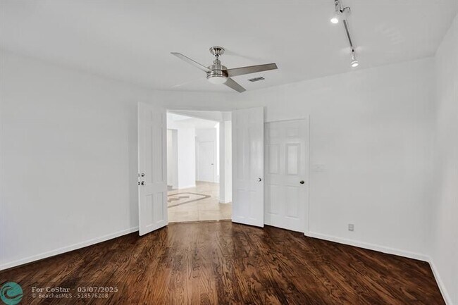 Building Photo - 2622 NW 49th St