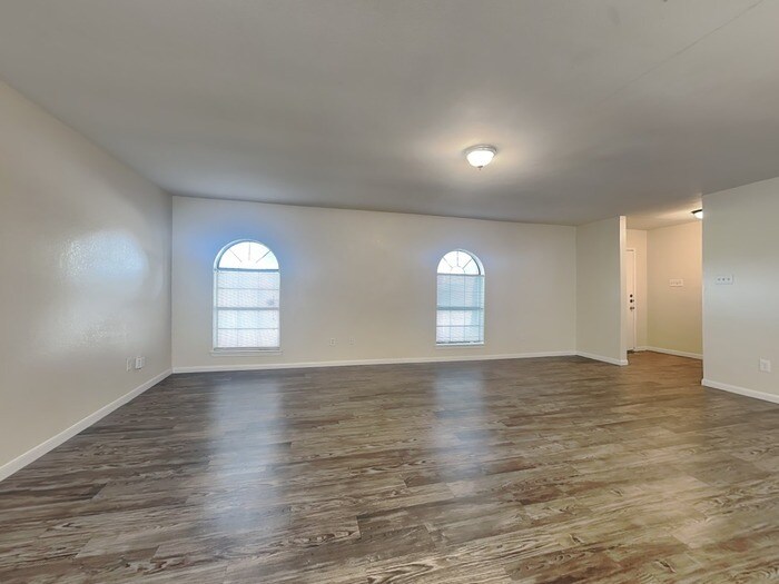 Building Photo - 908 Dunning Dr