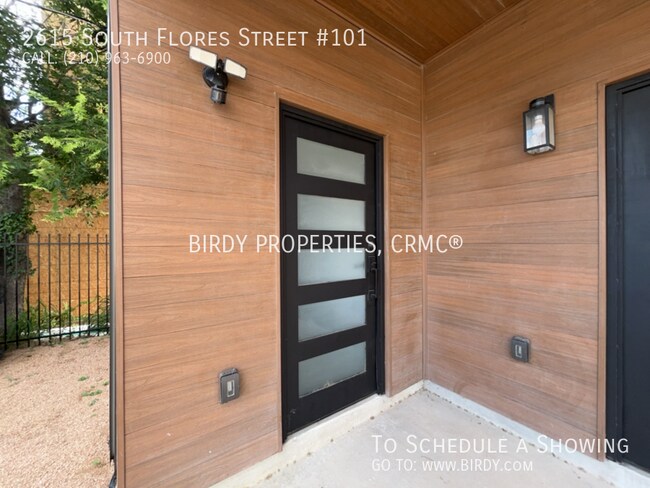 Building Photo - 2615 S Flores St