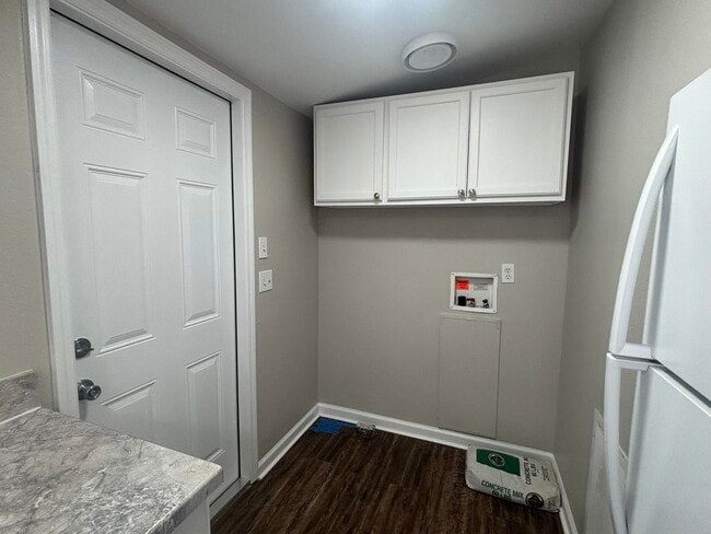 Building Photo - 1895 Wild Cherry Dr