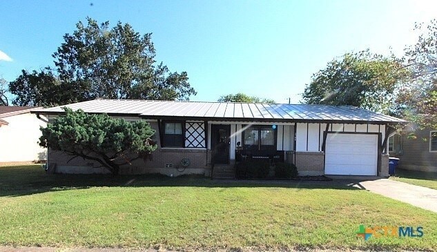 Primary Photo - 2706 Live Oak Dr