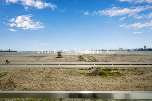 Building Photo - 1724 Bluff Pl