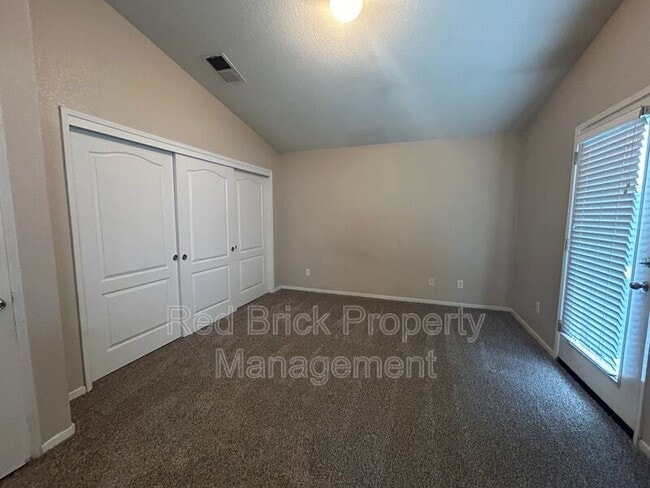 Building Photo - 2317 Florence Ave