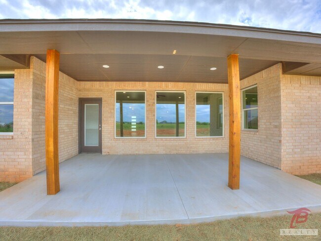 Building Photo - 1321 Chisholm Trail