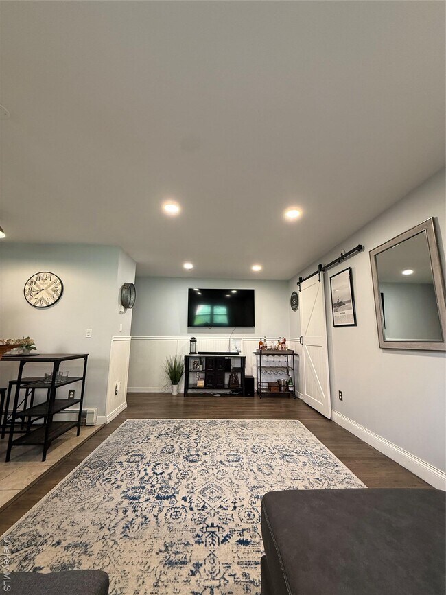 Building Photo - 142 Fair Harbor Dr