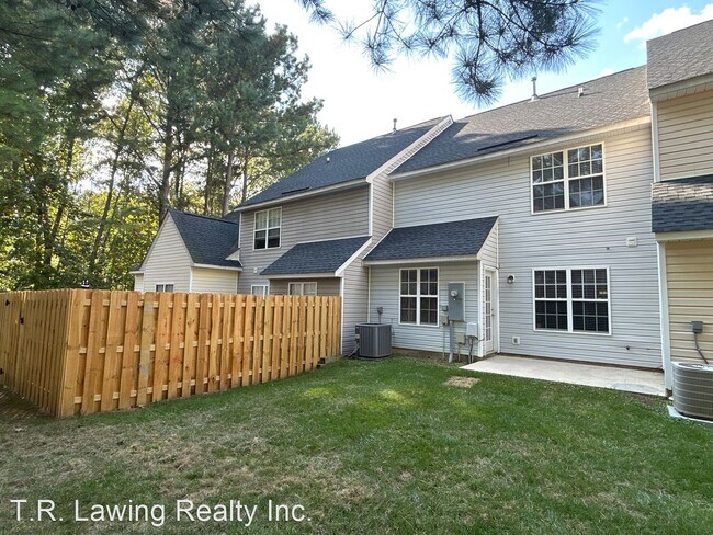 Building Photo - 2 br, 2.5 bath House - 10012 University Pa...