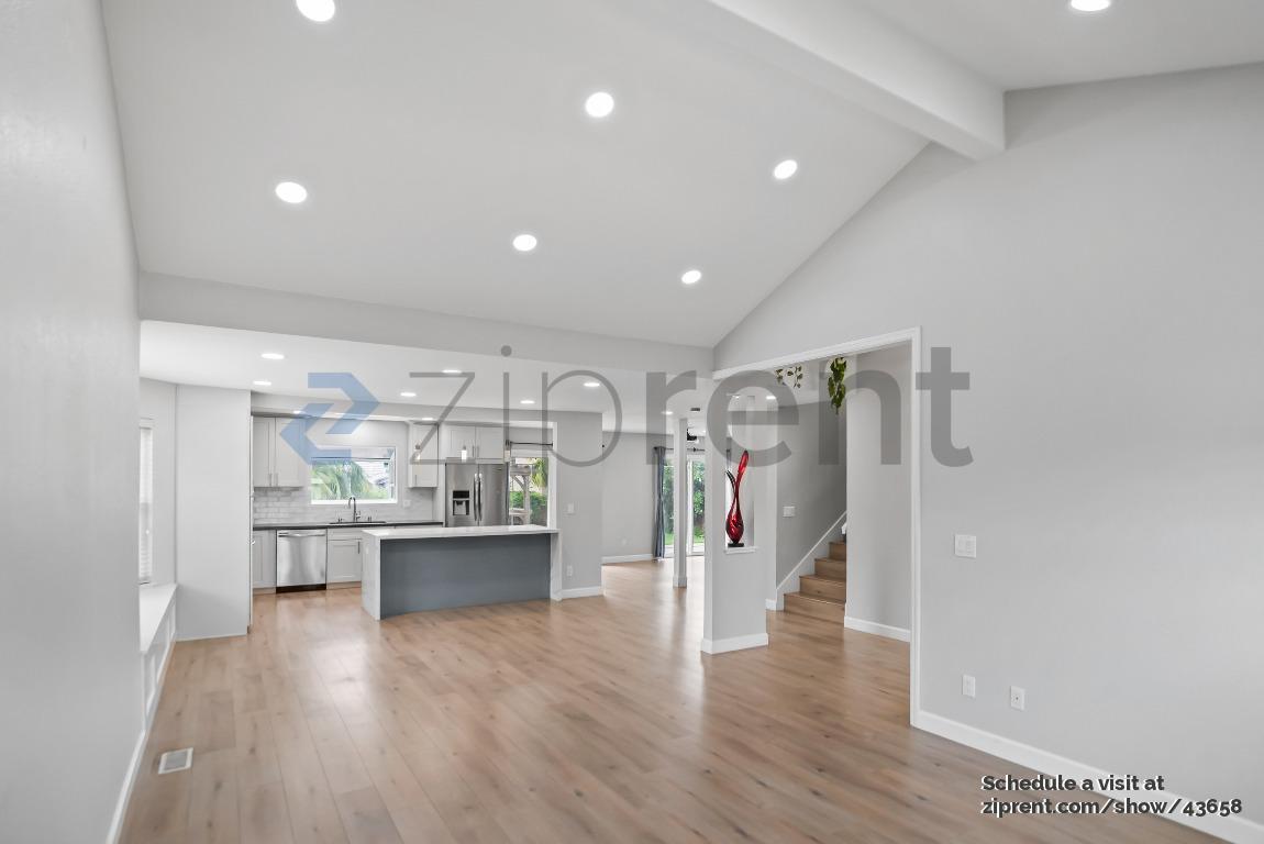 Building Photo - 3173 Ingersoll Pl