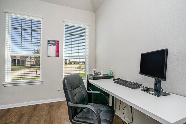 Building Photo - 8302 Tourmaline Wy