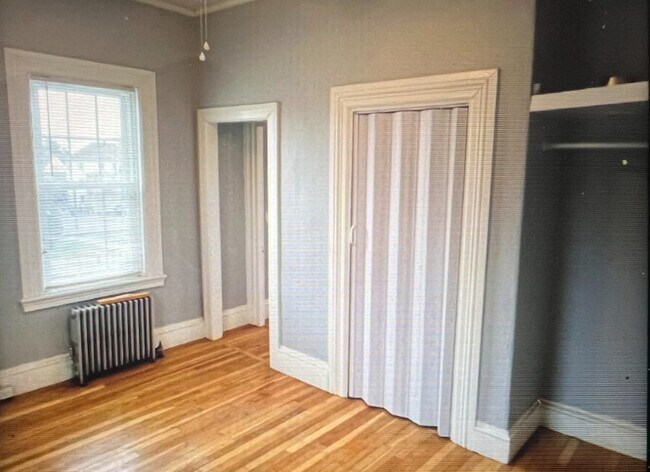 Building Photo - 389 Laurel Hill Ave