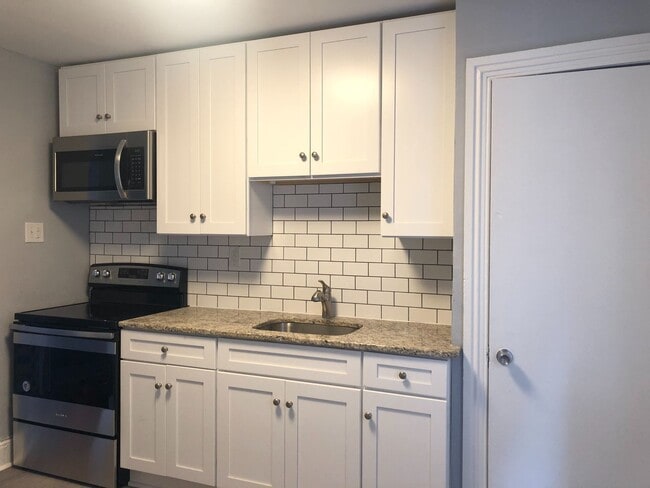 Building Photo - 249 Church St