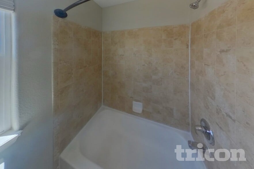 Building Photo - 2728 Sierra Springs Dr