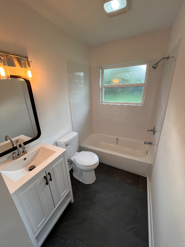 Building Photo - 754 Westbrook Dr