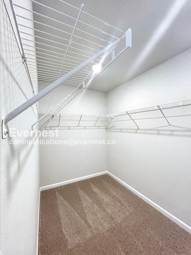 Building Photo - 2158 Willow Gln Dr