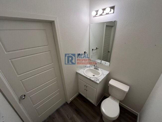 Building Photo - 503 S Rollie Ave