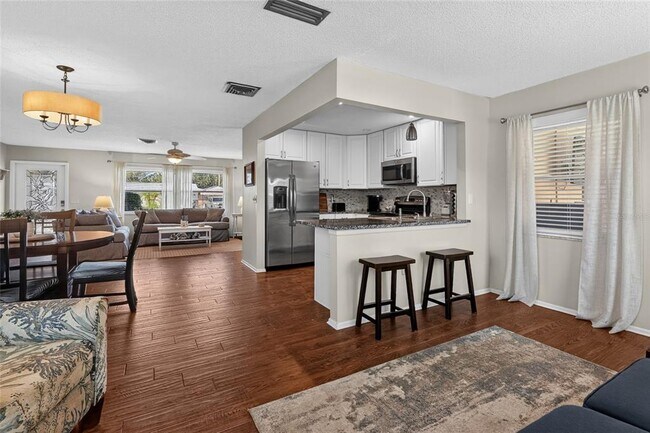 Building Photo - 4215 Pandora Rd