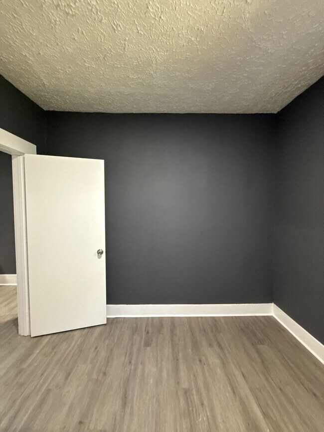 Building Photo - Fully Renovated Home in Binghampton – Section 8 Welcome!