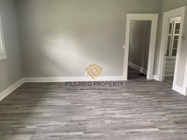 Building Photo - 3 Bedroom / 1.5 Bath New Remodel in Anderson!