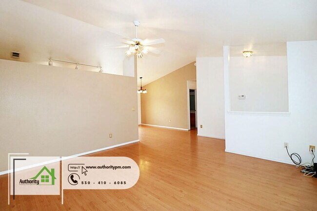 Building Photo - 2875 Tropicana Ct