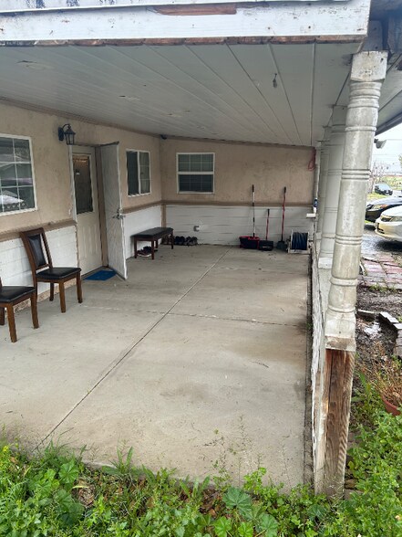 Building Photo - 3490 Burl Dr