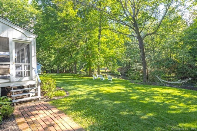 Building Photo - 33 Riverfield Dr